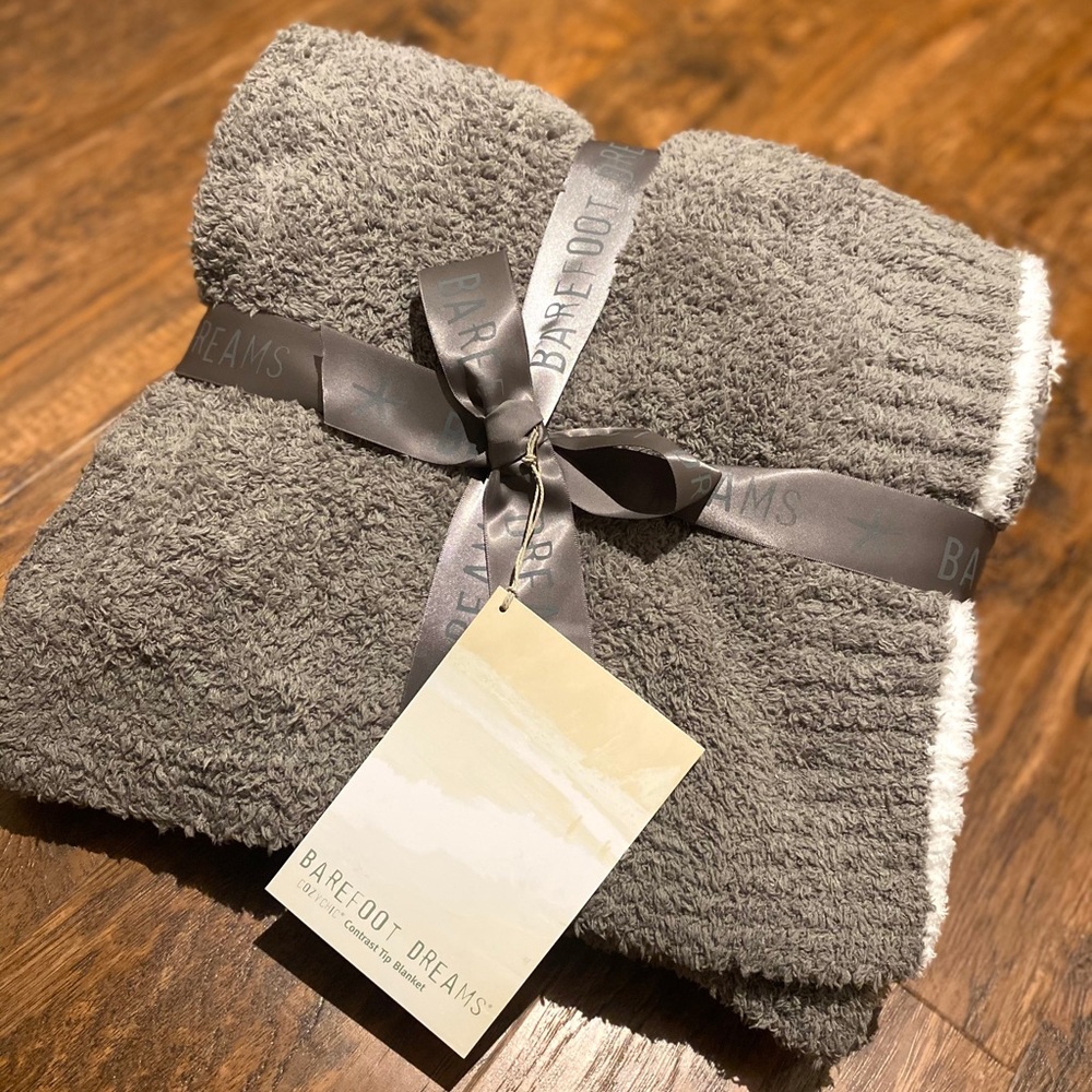 NWT Barefoot Dreams Blanket Grey/White